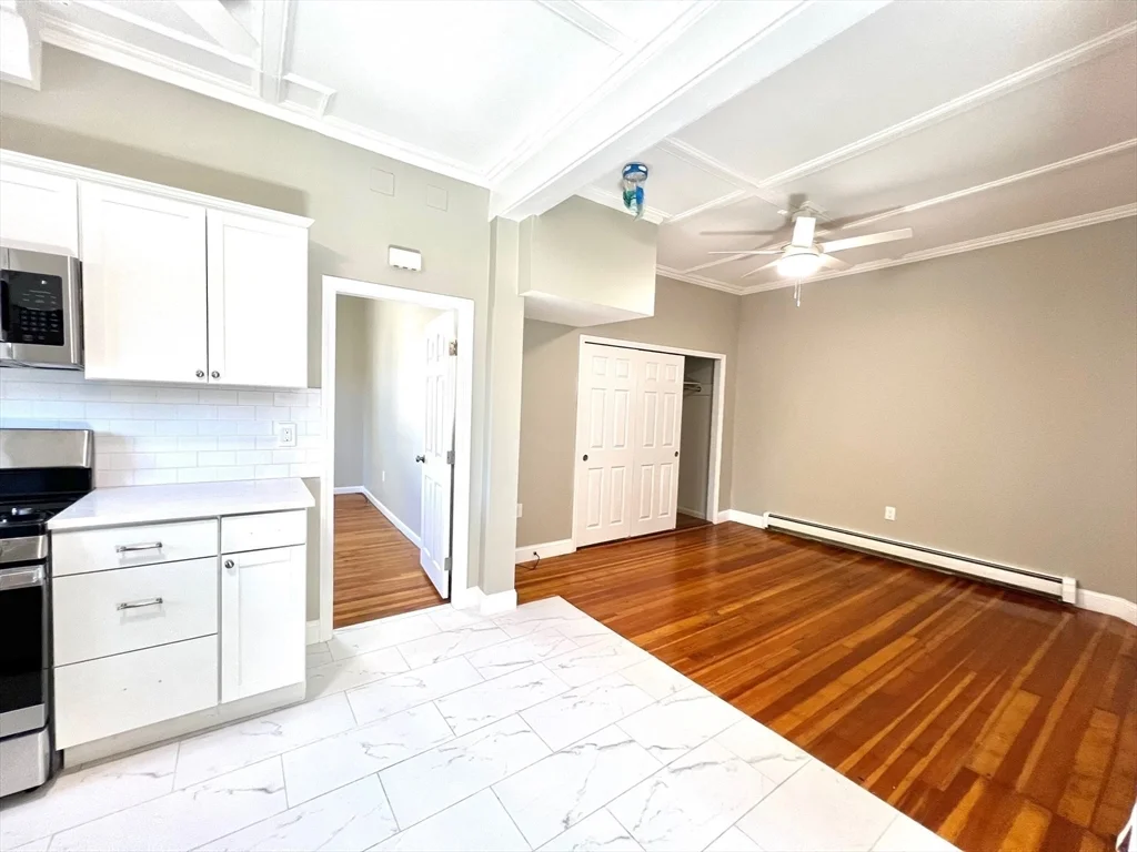 1 bed, 1 bath apartment for rent at 6 Holland St Unit 6R, Winchester — photo 3 of 20