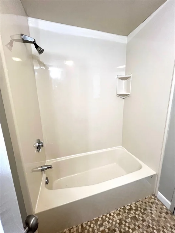 1 bed, 1 bath apartment for rent at 6 Holland St Unit 6R, Winchester — photo 19 of 20