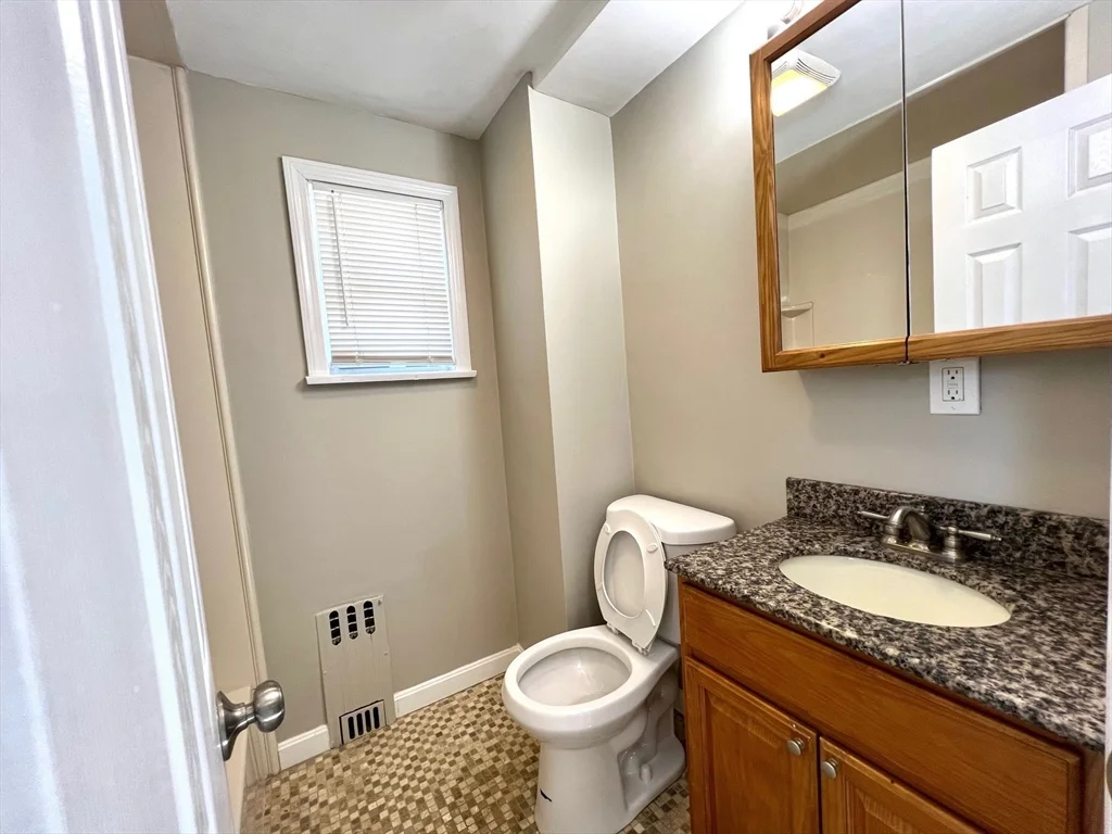 1 bed, 1 bath apartment for rent at 6 Holland St Unit 6R, Winchester — photo 18 of 20