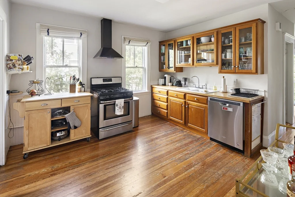 3 bed, 2 bath apartment for rent at 6 Hollis Park Unit 6, Cambridge — photo 5 of 20
