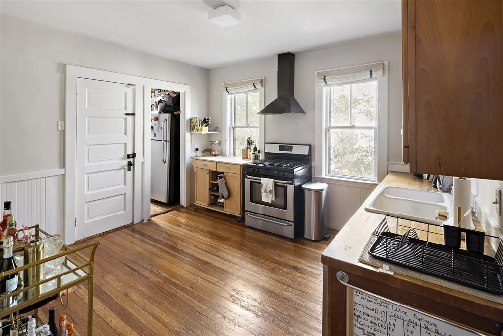 3 bed, 2 bath apartment for rent at 6 Hollis Park Unit 6, Cambridge — photo 6 of 20