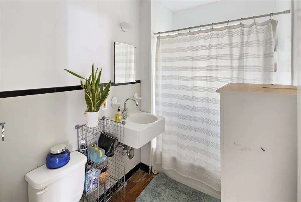 3 bed, 2 bath apartment for rent at 6 Hollis Park Unit 6, Cambridge — photo 10 of 20