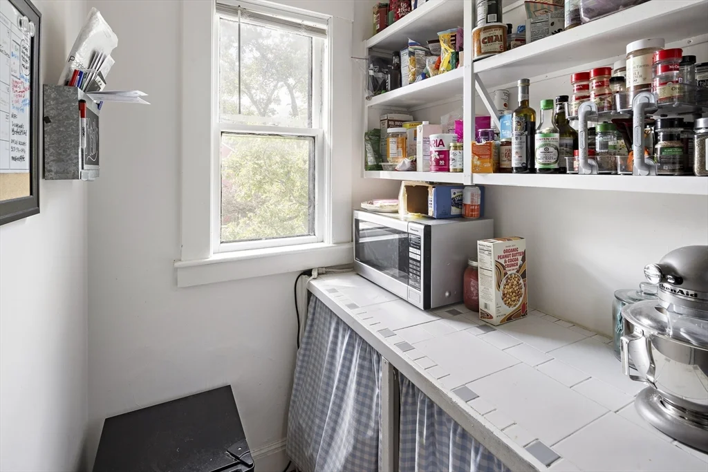 3 bed, 2 bath apartment for rent at 6 Hollis Park Unit 6, Cambridge — photo 8 of 20