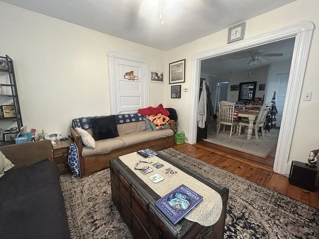 3 bed, 1 bath apartment for rent at 6 Horton St Unit 1, Salem — photo 5 of 18