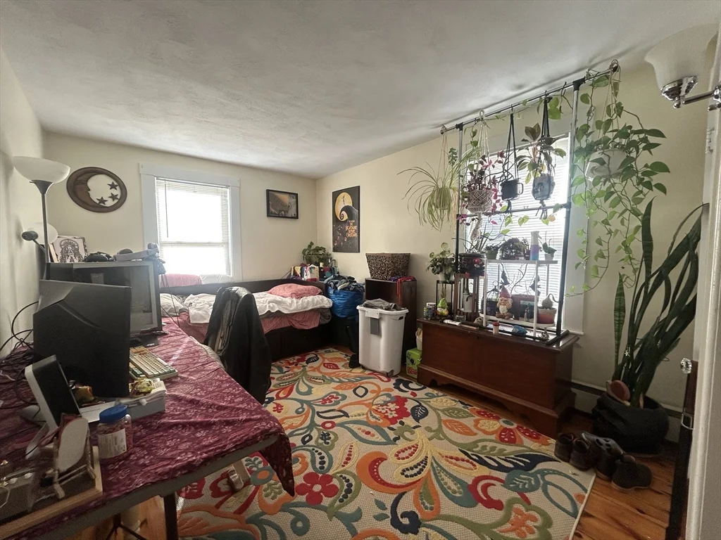 3 bed, 1 bath apartment for rent at 6 Horton St Unit 1, Salem — photo 7 of 18
