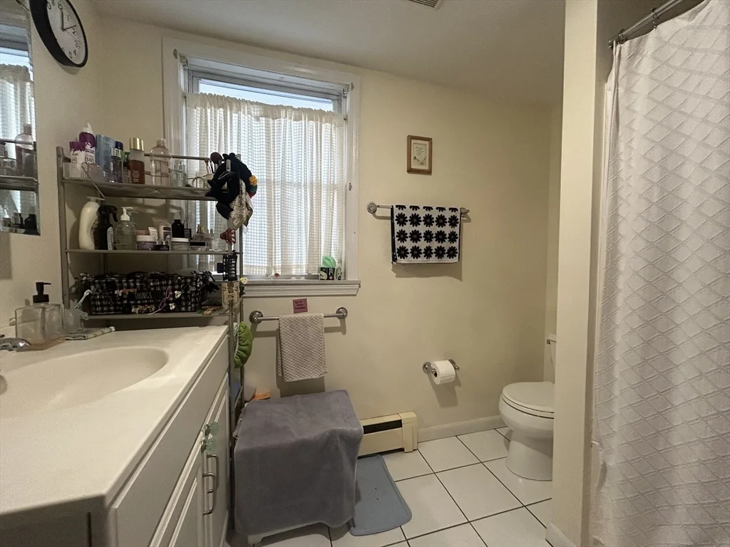 3 bed, 1 bath apartment for rent at 6 Horton St Unit 1, Salem — photo 11 of 18