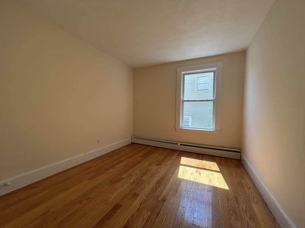 3 bed, 1 bath apartment for rent at 6 Horton St Unit 2, Salem — photo 8 of 14