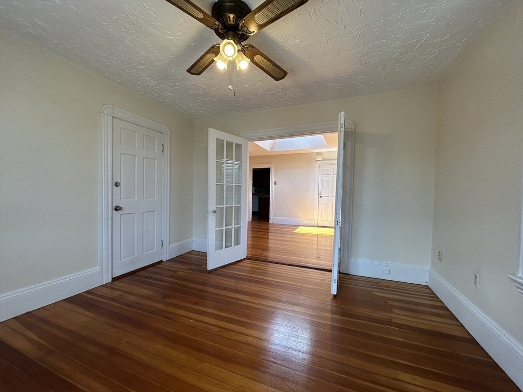 2 bed, 1 bath apartment for rent at 6 Horton St Unit 3, Salem — photo 3 of 12