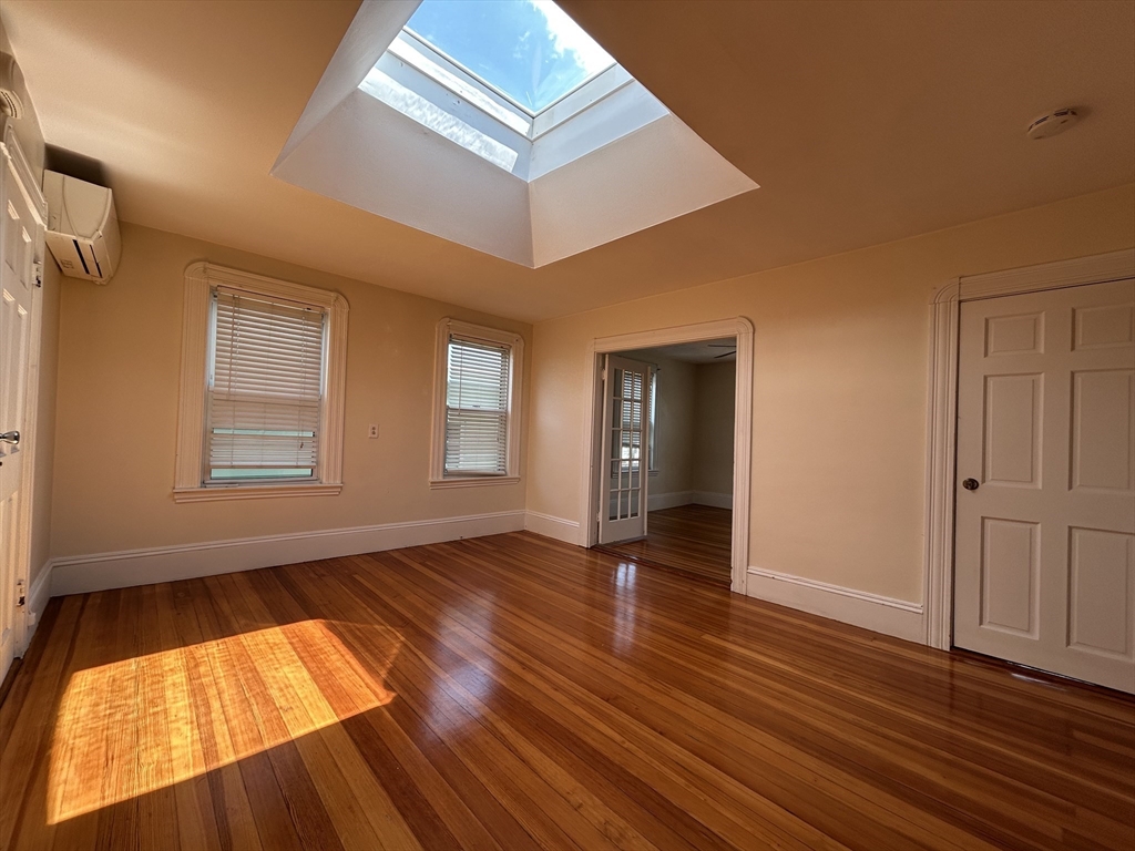 2 bed, 1 bath apartment for rent at 6 Horton St Unit 3, Salem — photo 4 of 12