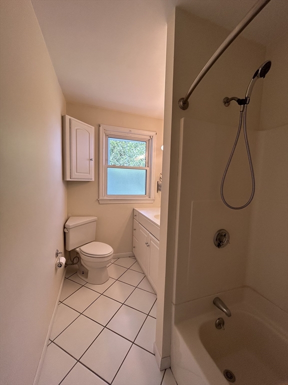 2 bed, 1 bath apartment for rent at 6 Horton St Unit 3, Salem — photo 10 of 12