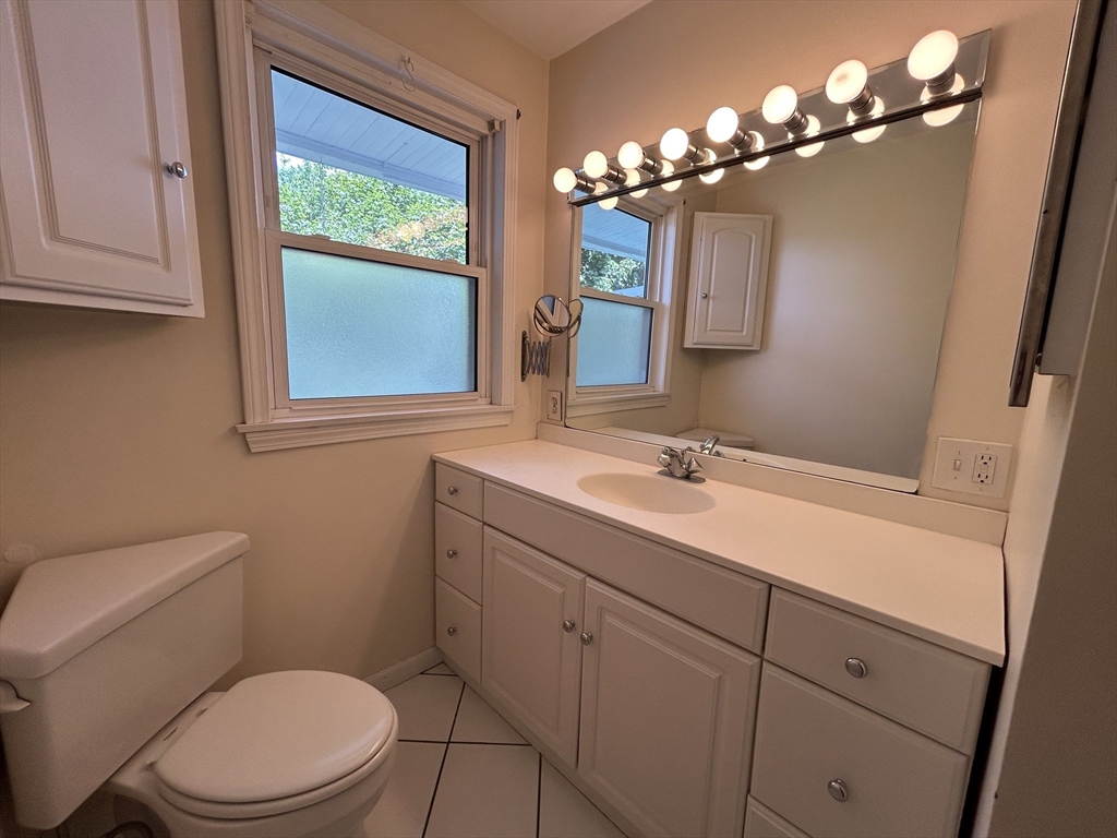 2 bed, 1 bath apartment for rent at 6 Horton St Unit 3, Salem — photo 11 of 12