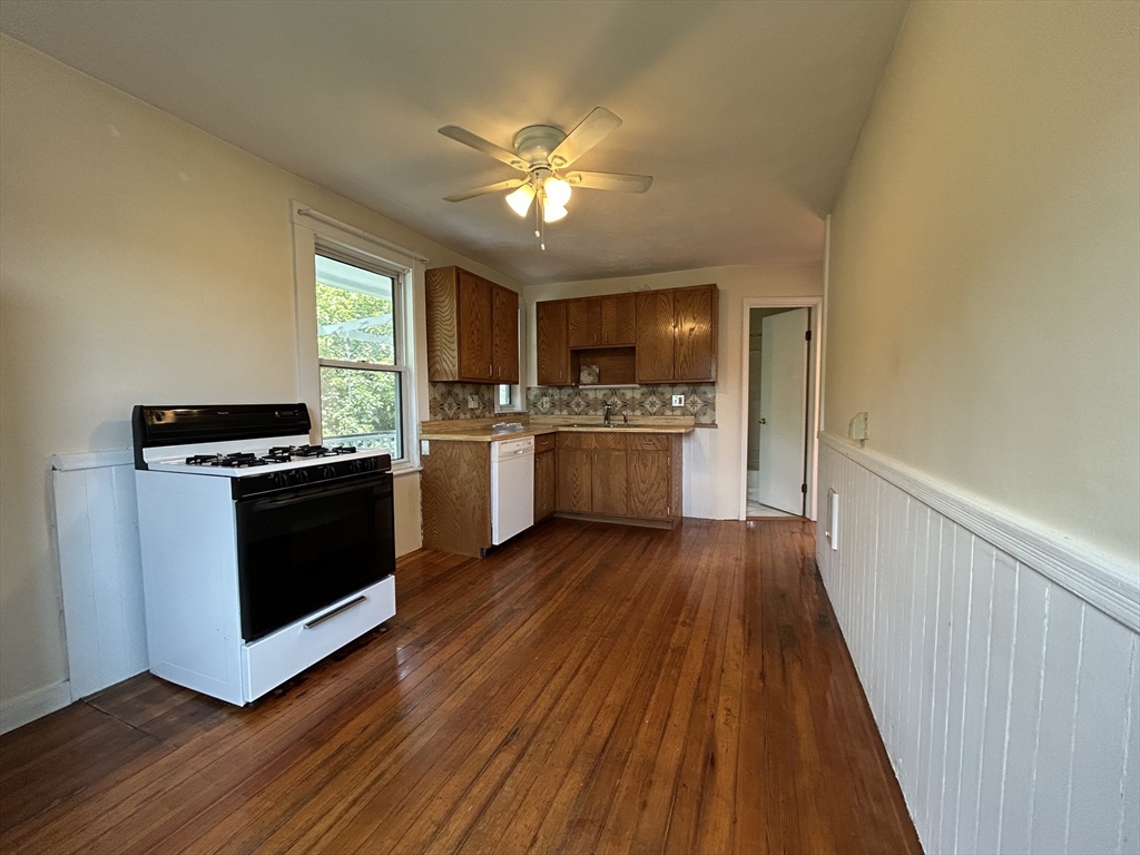 2 bed, 1 bath apartment for rent at 6 Horton St Unit 3, Salem — photo 9 of 12