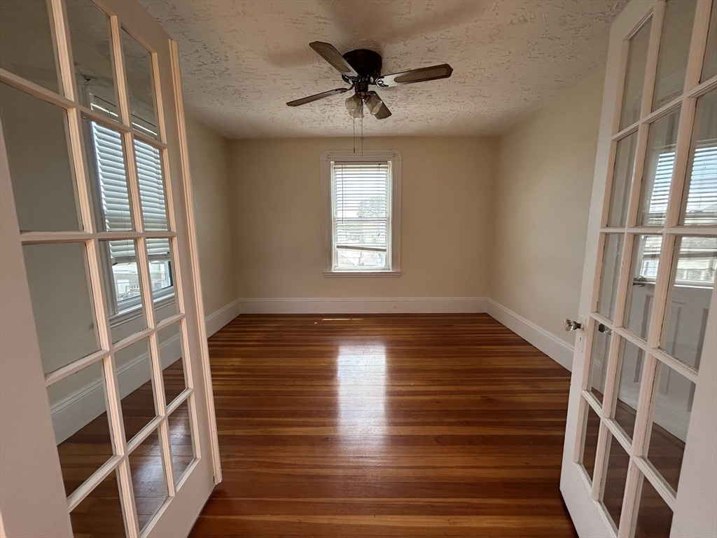 2 bed, 1 bath apartment for rent at 6 Horton St Unit 3, Salem — photo 2 of 12