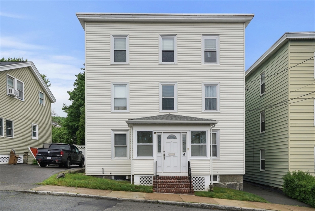 2 bed, 1 bath apartment for rent at 6 Horton St Unit 3, Salem — photo 1 of 12