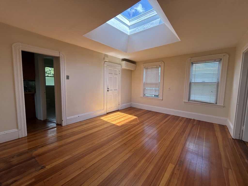 2 bed, 1 bath apartment for rent at 6 Horton St Unit 3, Salem — photo 5 of 12