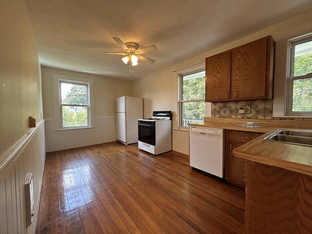 2 bed, 1 bath apartment for rent at 6 Horton St Unit 3, Salem — photo 8 of 12