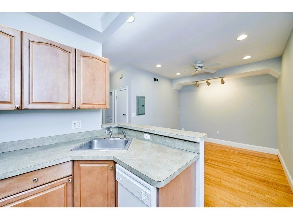 2 bed, 1 bath apartment for rent at 6 Humboldt Pl Unit 2, South Boston