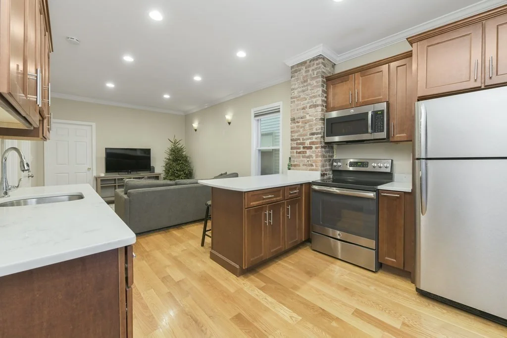 2 bed, 1 bath apartment for rent at 6 I St Unit 2, South Boston