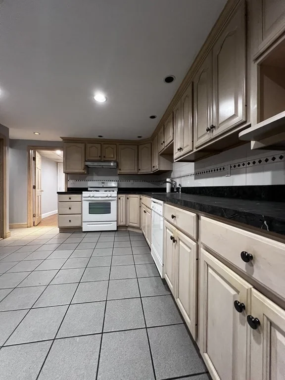 2 bed, 2 bath apartment for rent at 6 Jefferson St Unit 1, Cambridge — photo 13 of 19