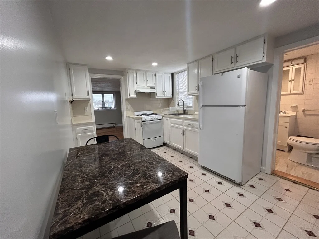 3 bed, 1 bath apartment for rent at 6 Jefferson St Unit 4, Cambridge — photo 3 of 9