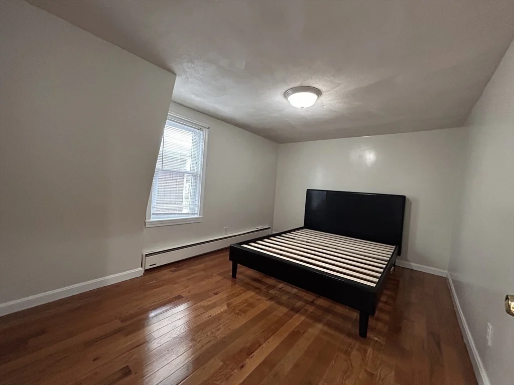 3 bed, 1 bath apartment for rent at 6 Jefferson St Unit 4, Cambridge — photo 6 of 9