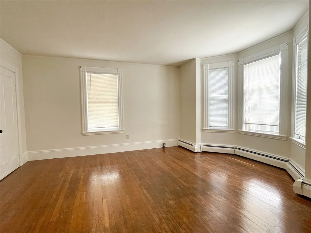 2 bed, 1 bath apartment for rent at 6 Judson Unit 2, Beverly — photo 2 of 8
