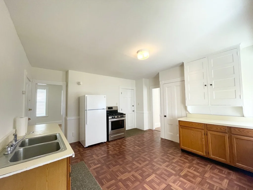 2 bed, 1 bath apartment for rent at 6 Judson Unit 2, Beverly — photo 6 of 8