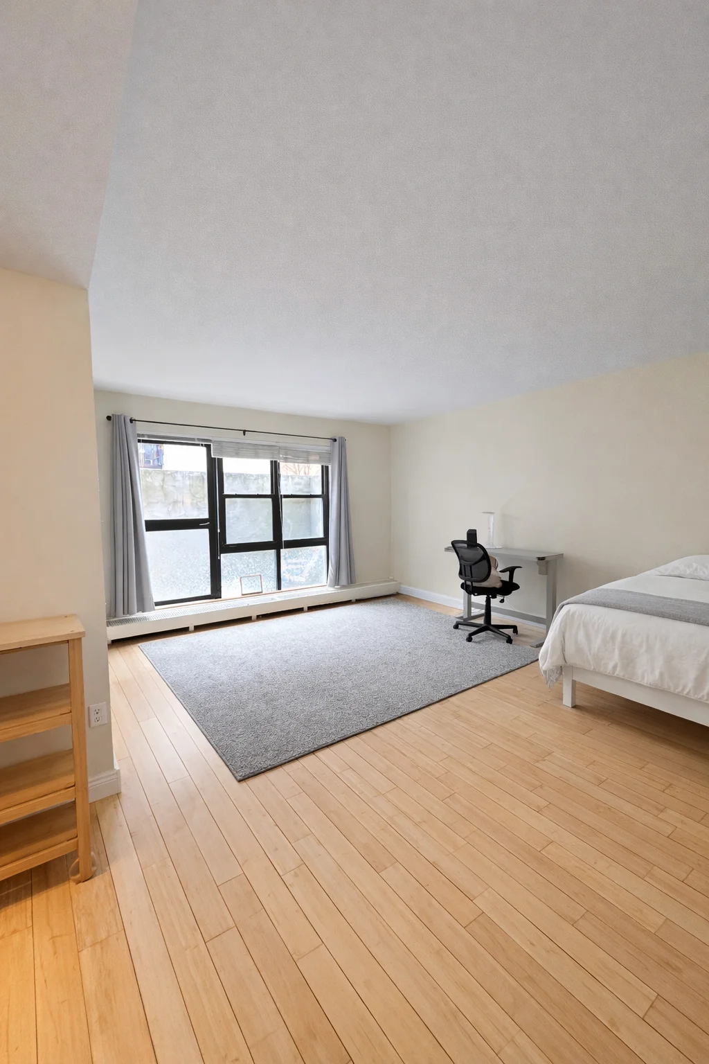 Studio bed, 1 bath apartment for rent at 6 Juniper St Unit 4, Brookline Village
