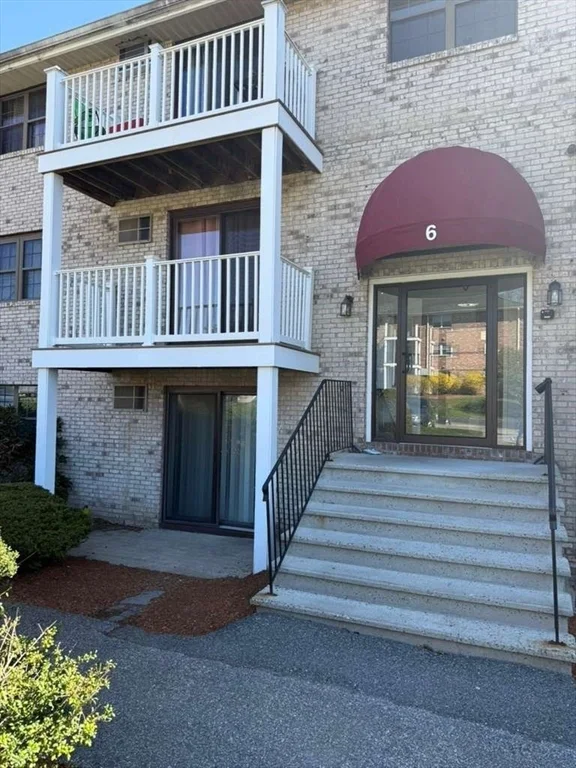 2 bed, 1 bath apartment for rent at 6 Kenmar Dr Unit 1, Billerica