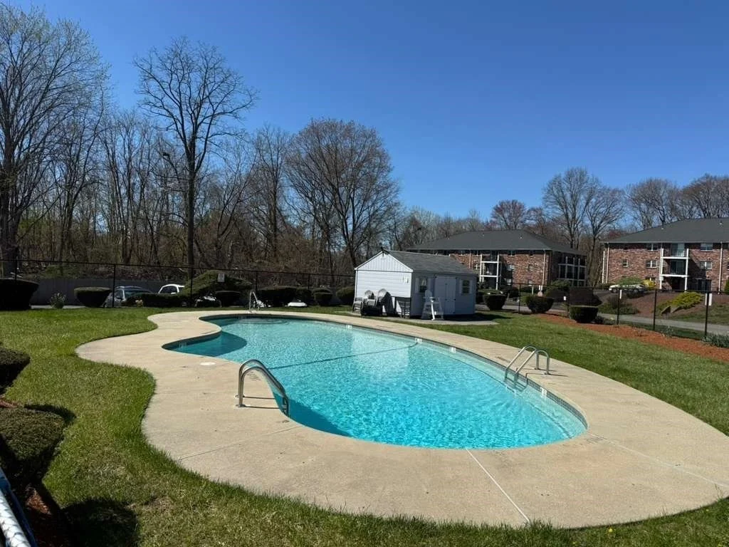 2 bed, 1 bath apartment for rent at 6 Kenmar Dr Unit 1, Billerica — photo 2 of 5