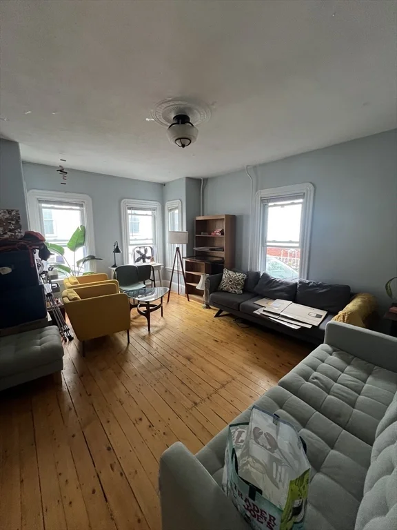 2 bed, 1 bath apartment for rent at 6 Kilby St Unit 6, Union Square — photo 2 of 7