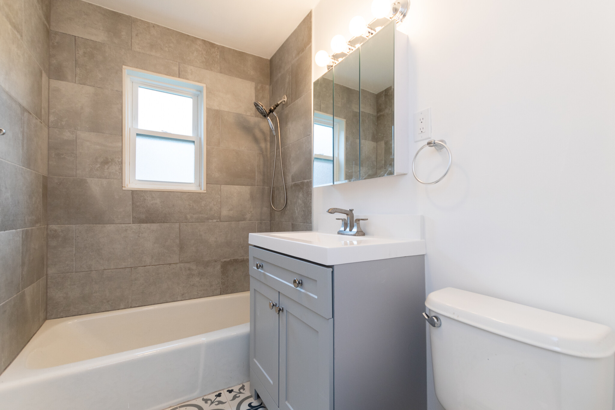 4 bed, 2 bath apartment for rent at 6 Kippy Dr Unit 6, Waban — photo 32 of 48