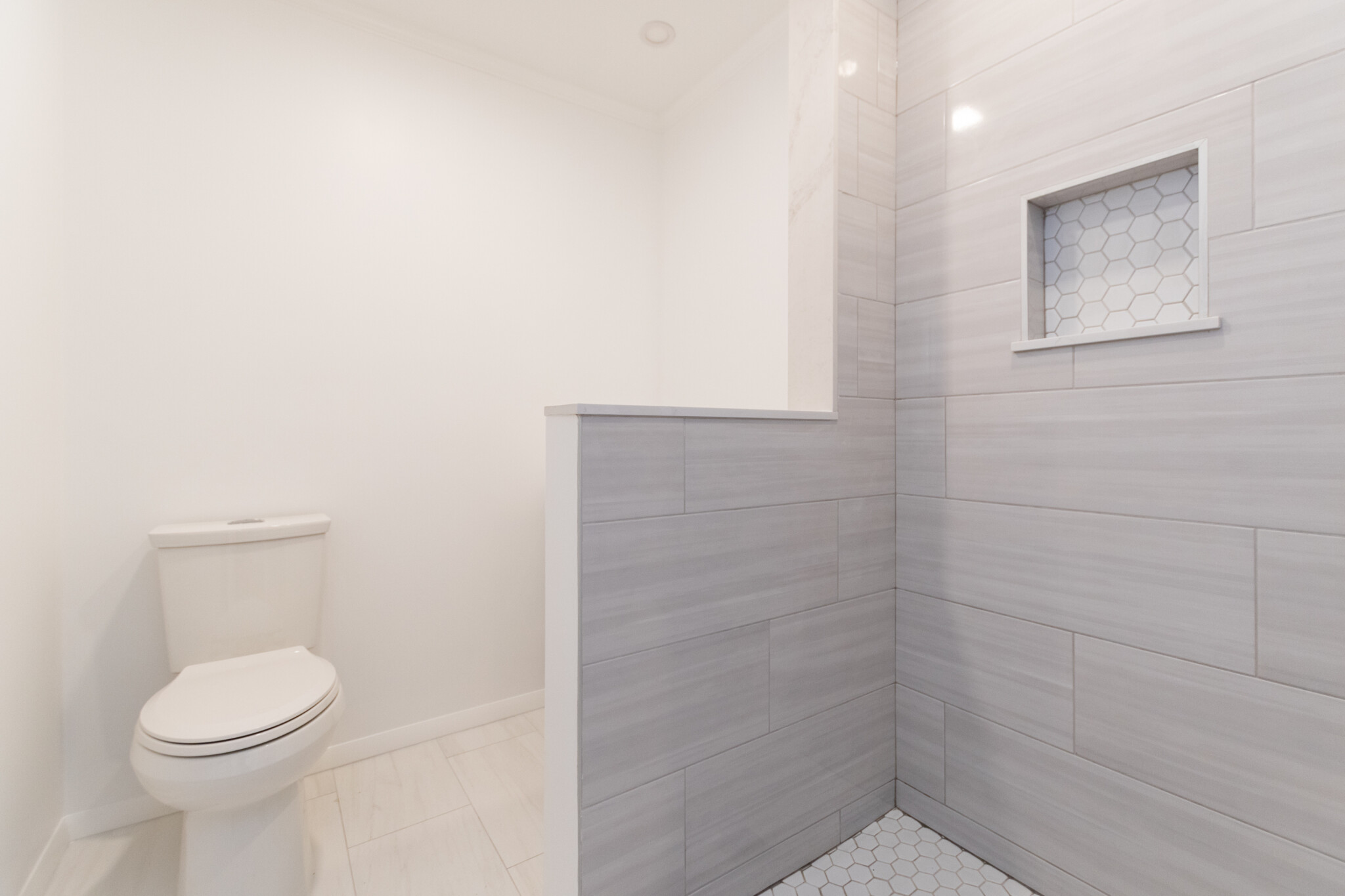4 bed, 2 bath apartment for rent at 6 Kippy Dr Unit 6, Waban — photo 33 of 48