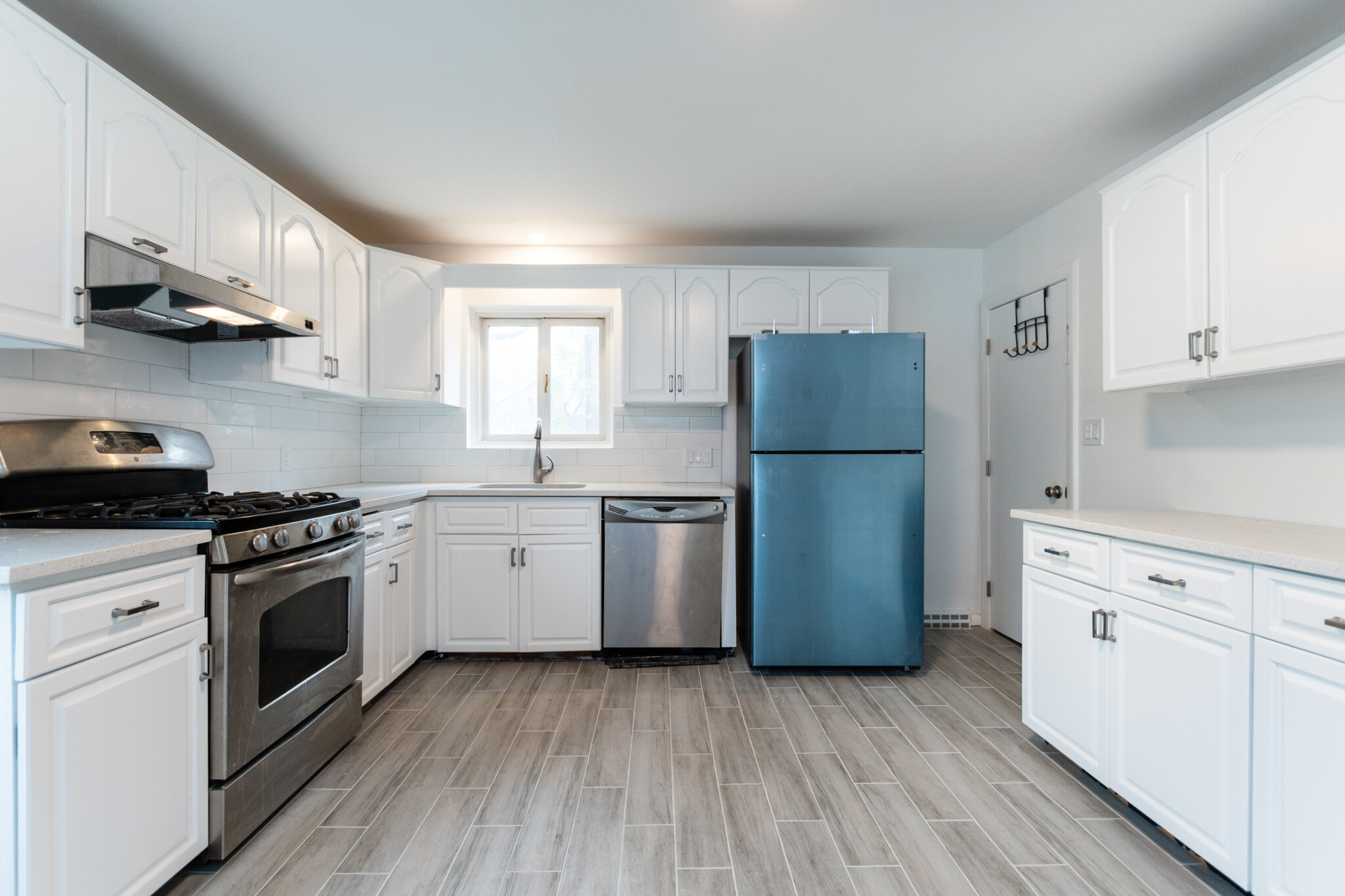 4 bed, 2 bath apartment for rent at 6 Kippy Dr Unit 6, Waban — photo 16 of 48