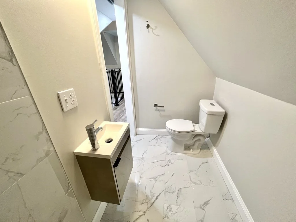 5 bed, 2 bath apartment for rent at 6 La Grange Pl Unit 1, Roxbury — photo 15 of 16