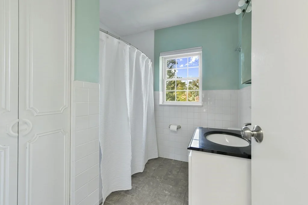 2 bed, 1 bath apartment for rent at 6 Lake Shore Ter Unit U4, Brighton — photo 13 of 23