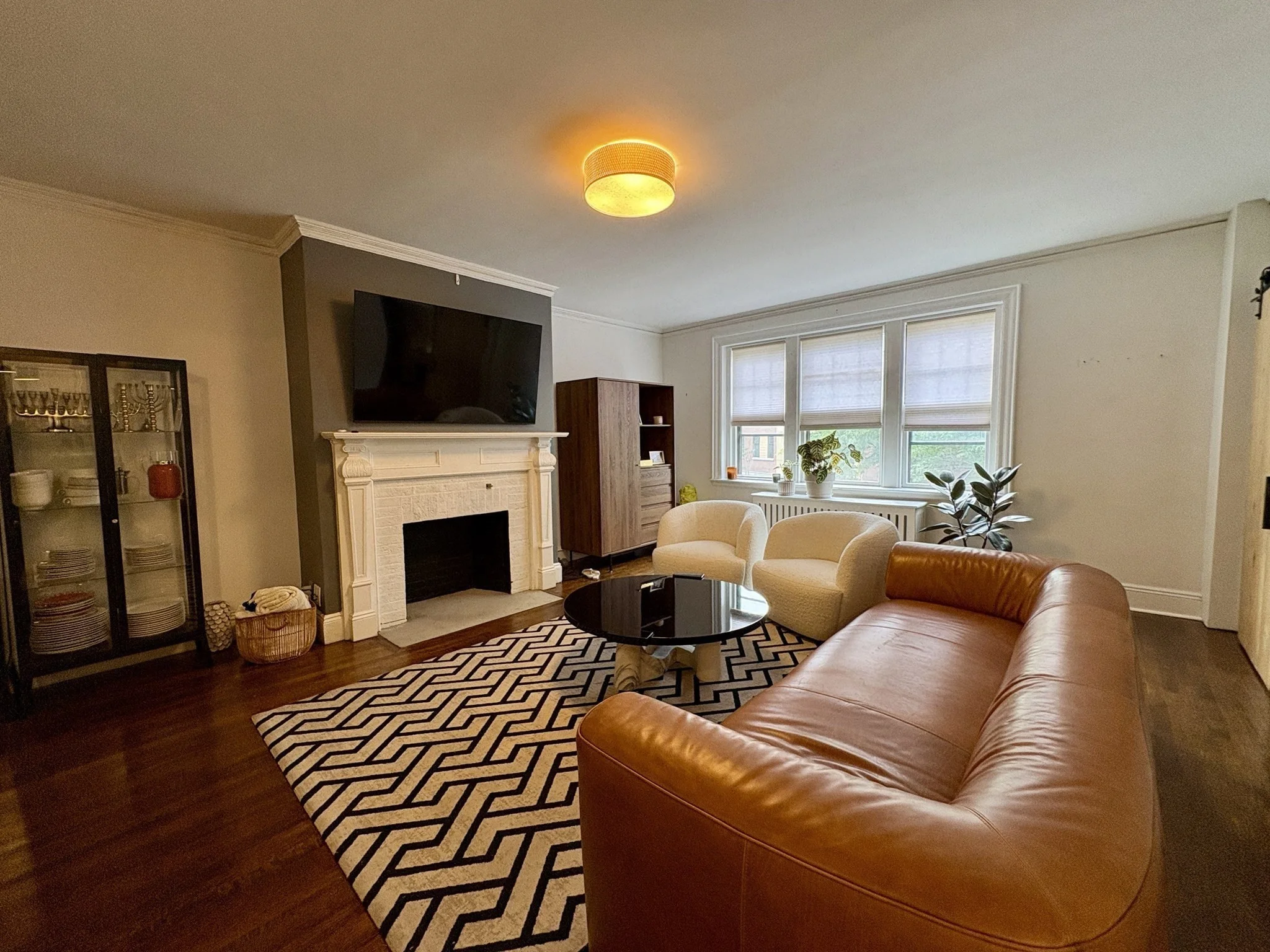 3 bed, 2 bath apartment for rent at 6 Lanark Rd Unit 1, Brookline — photo 1 of 29
