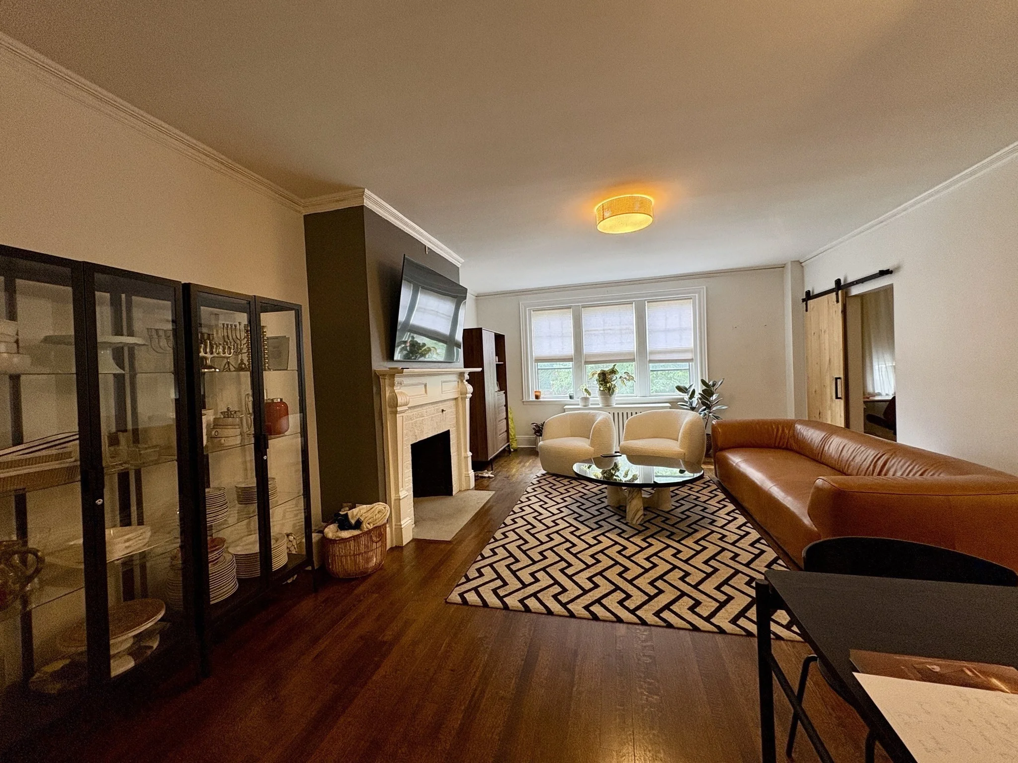 3 bed, 2 bath apartment for rent at 6 Lanark Rd Unit 1, Brookline — photo 3 of 29