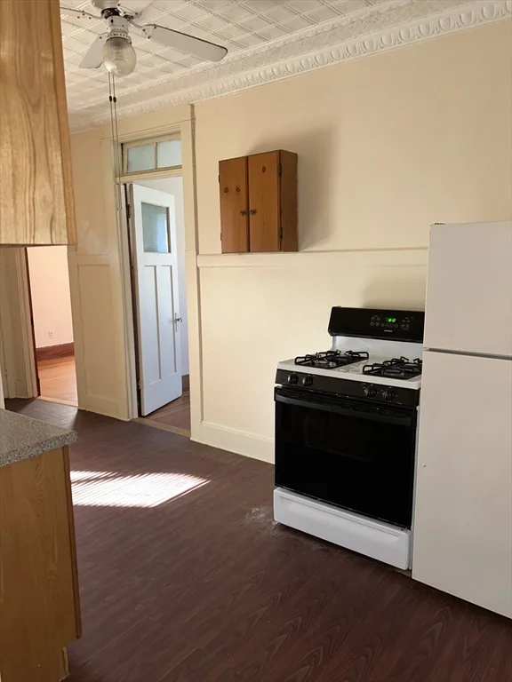 2 bed, 1 bath apartment for rent at 6 Laurel St Unit 2R, Elmwood — photo 12 of 12