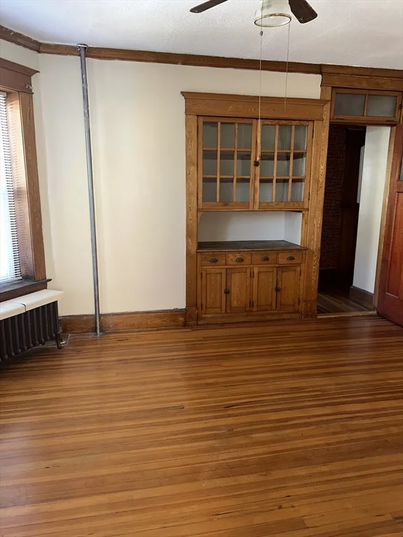 2 bed, 1 bath apartment for rent at 6 Laurel St Unit 2R, Elmwood — photo 3 of 12