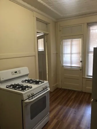 1 bed, 1 bath apartment for rent at 6 Laurel Unit 1L, Holyoke — photo 3 of 13