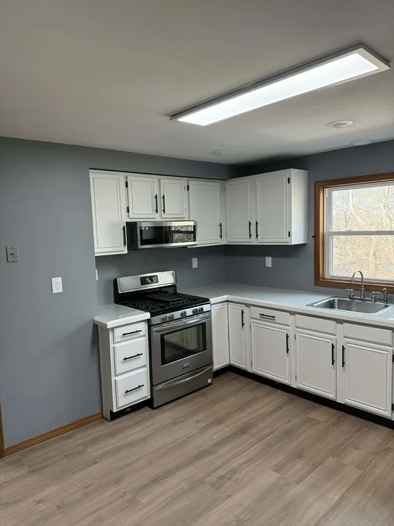 2 bed, 1 bath apartment for rent at 6 Lawn St Unit 3, Attleboro — photo 2 of 12