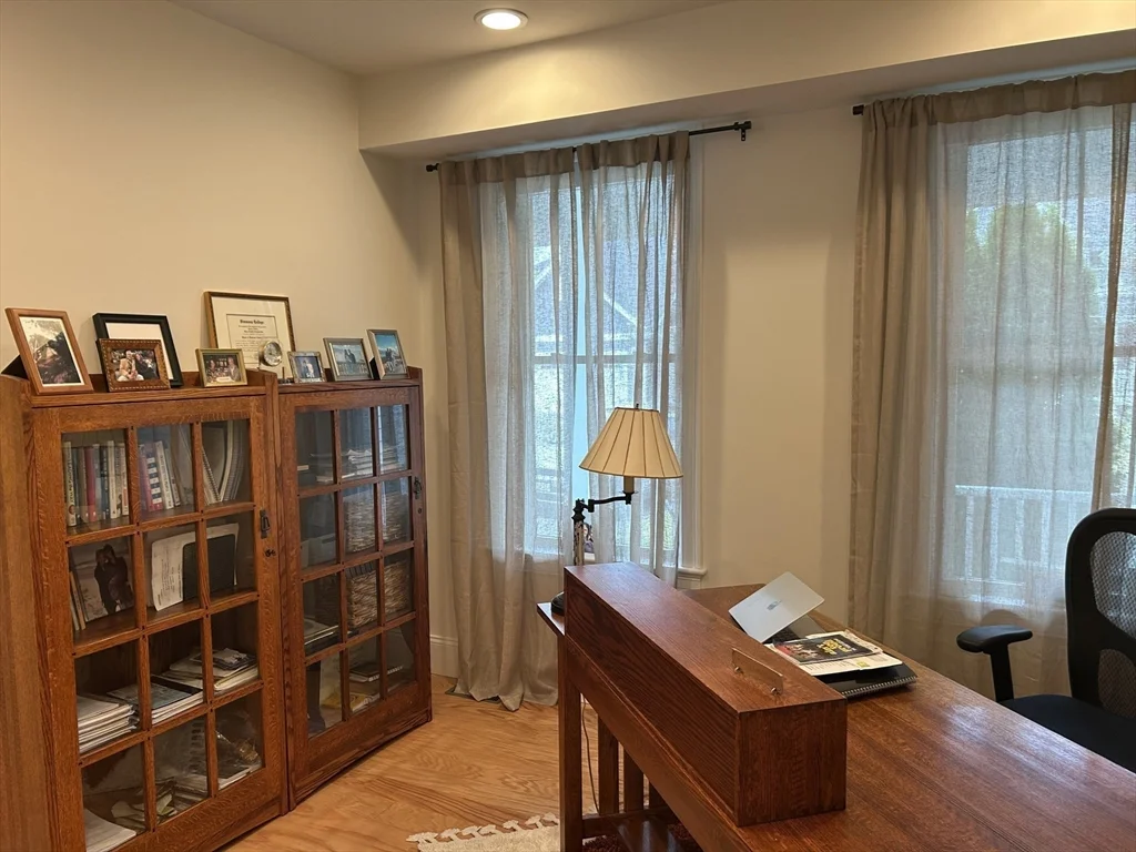 3 bed, 2 bath apartment for rent at 6 Lily Pond Ln Unit 6, Lexington — photo 16 of 29