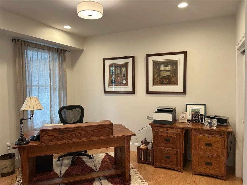 3 bed, 2 bath apartment for rent at 6 Lily Pond Ln Unit 6, Lexington — photo 19 of 29