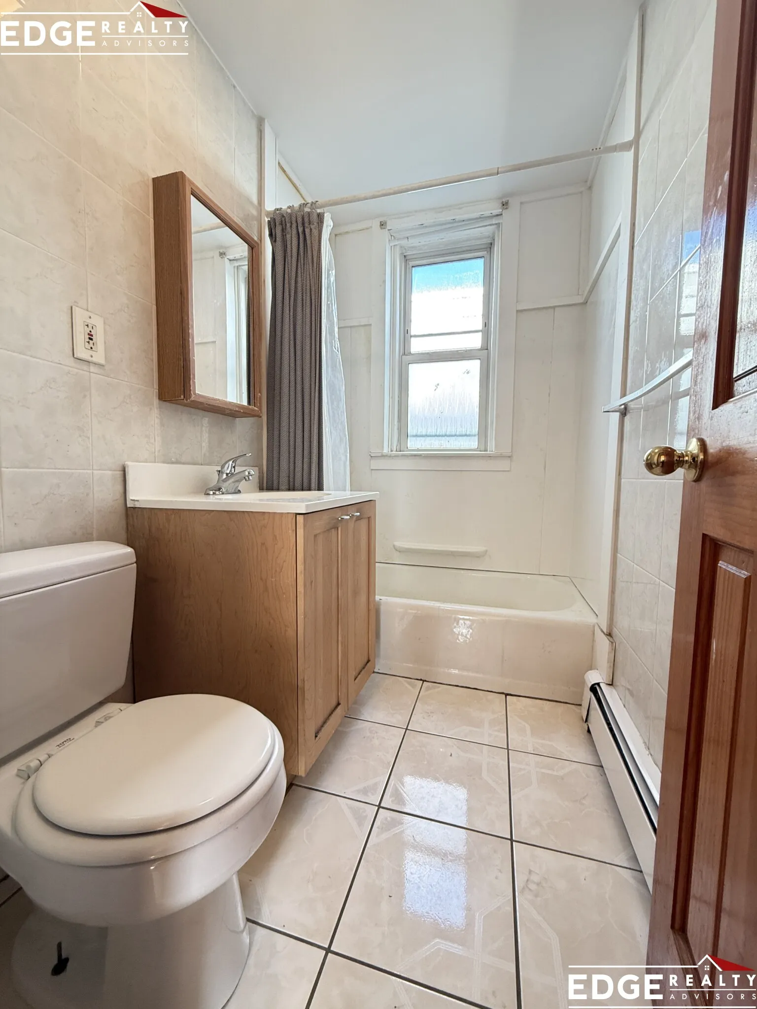 3 bed, 1.5 bath apartment for rent at 6 Litchfield St Unit 3, Allston — photo 8 of 9