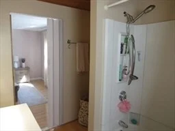 3 bed, 2 bath apartment for rent at 6 Loring Hills Ave Unit 1B, Salem — photo 16 of 28
