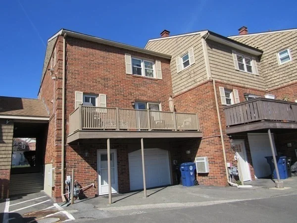 3 bed, 2 bath apartment for rent at 6 Loring Hills Ave Unit 1B, Salem — photo 2 of 28