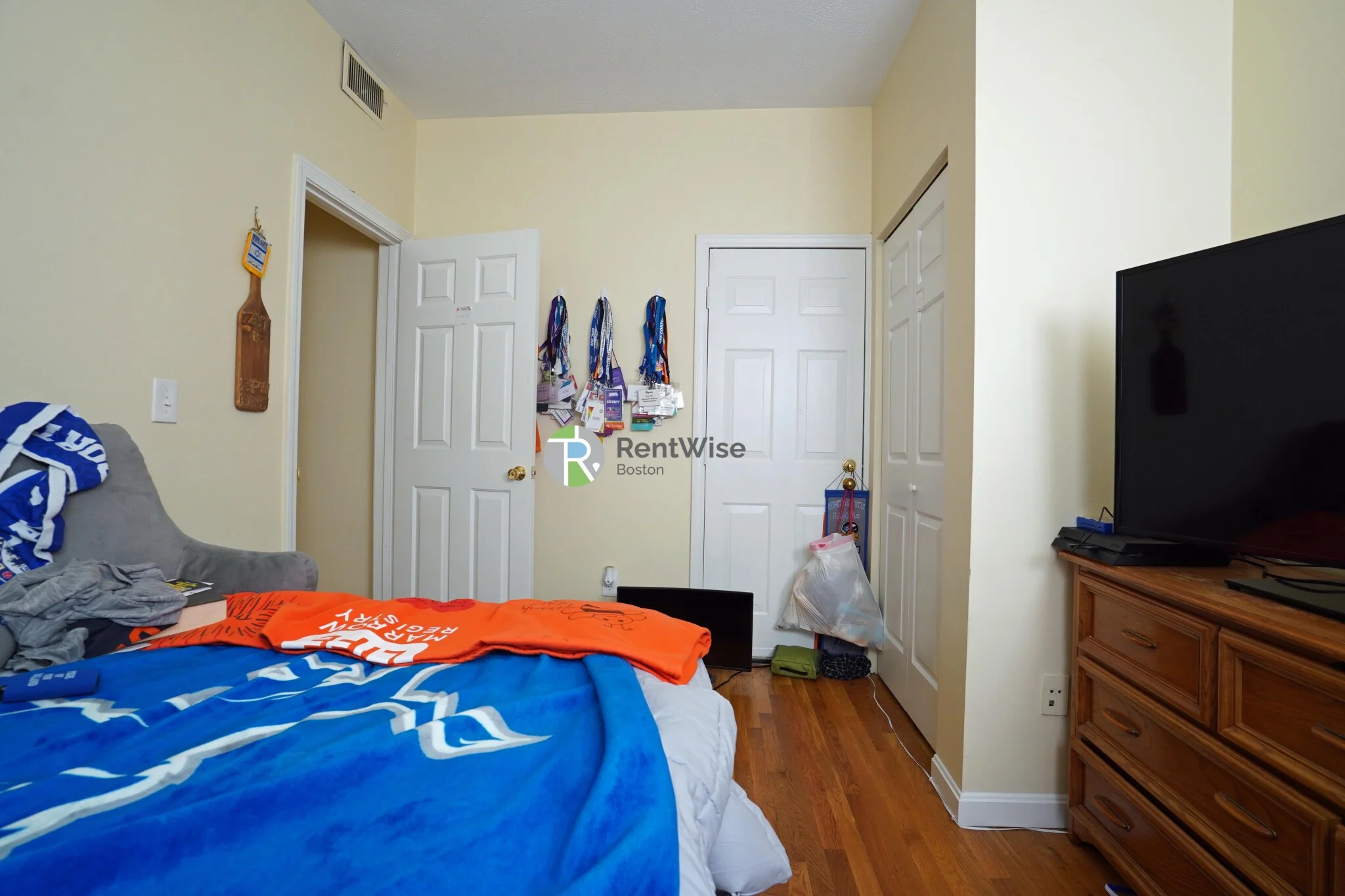 3 bed, 1 bath apartment for rent at 6 Lorraine Ter Unit 1, Brighton — photo 12 of 20