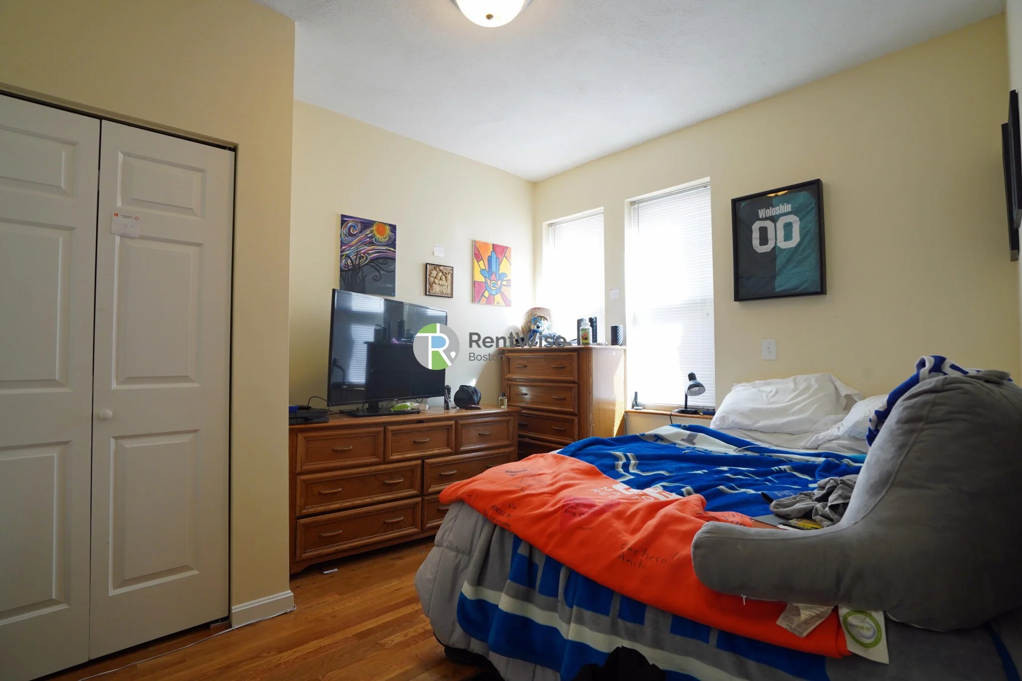 3 bed, 1 bath apartment for rent at 6 Lorraine Ter Unit 1, Brighton — photo 13 of 20