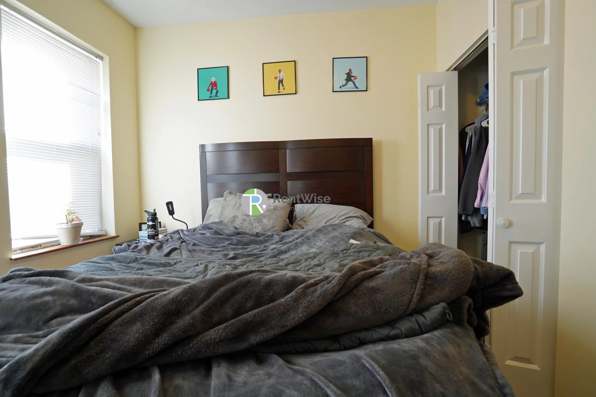 3 bed, 1 bath apartment for rent at 6 Lorraine Ter Unit 1, Brighton — photo 4 of 20